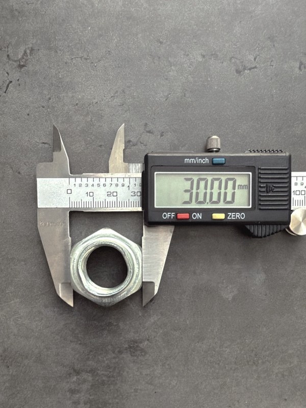 Гайка самоконтрящаяся М20х1,5 853825 (Белзан) оц.