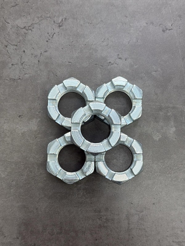 Гайка корончатая, прорезная низкая М27х2 ГОСТ 5933-73, класс прочности 8