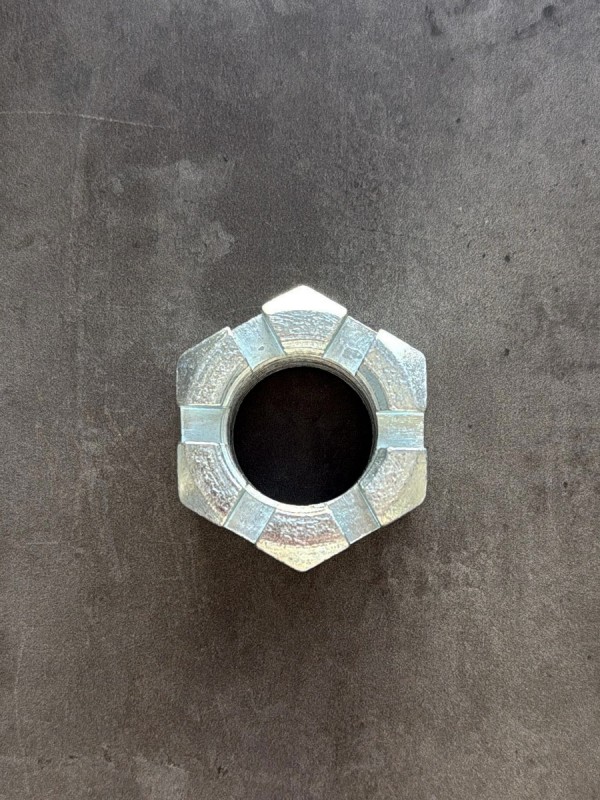 Гайка корончатая М30х1,5 (h=27, S-46) класс прочности 6 оцинкованная