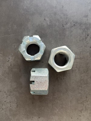 Гайка корончатая М30х1,5 (h=27, S-46) класс прочности 6 оцинкованная