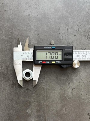 Гайка самоконтрящаяся М10х1,25 Белзан, класс прочности 10, в цинке.