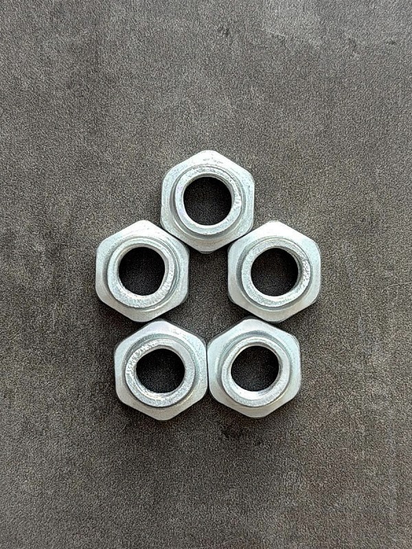 Гайка самоконтрящаяся М12х1,25 Белзан класс прочности 10, в цинке.