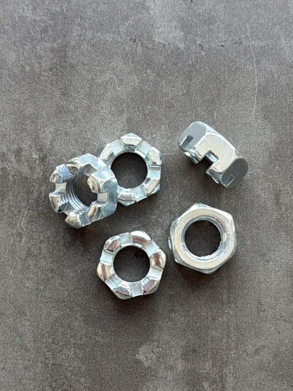 Гайка корончатая, прорезная низкая М14х1,5 ГОСТ 5919-73, покрытие цинк