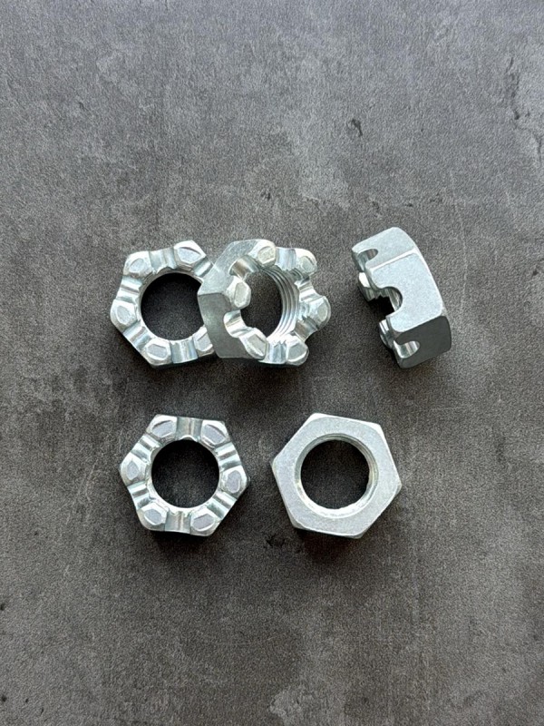 Гайка корончатая, прорезная низкая М18 DIN 937 класс прочности 8