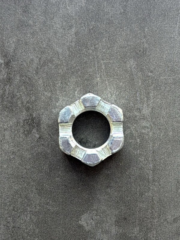 Гайка корончатая, прорезная М20х1,5 ОСТ 37.001.108-75