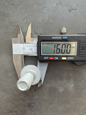 Болт фланцевый М12х45х1,25 10.9 оц. DIN 6921 с насечками рамный