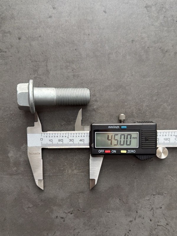 Болт рамный М16х45х1,5 фланцевый с насечками, КП 10.9 оц., (длина резьбы 30 мм.)