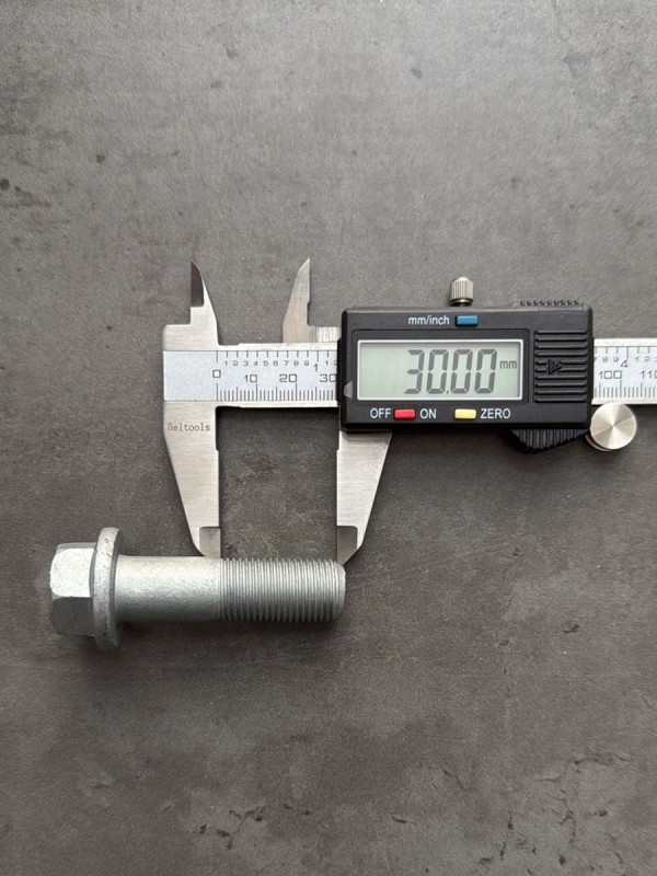 Болт рамный М16х55х1,5 фланцевый с насечками, КП 10.9 оц., (длина резьбы 30 мм.)