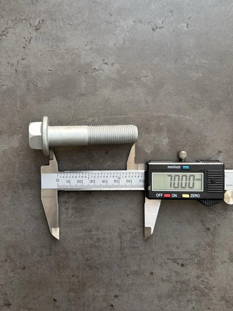 Болт фланцевый М16х70х1,5 10.9 оц. DIN 6921 без насечек