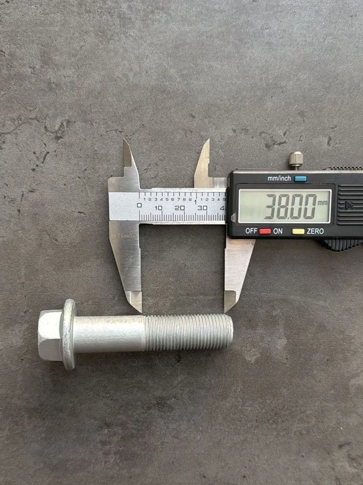 Болт фланцевый М16х70х1,5 10.9 оц. DIN 6921 без насечек