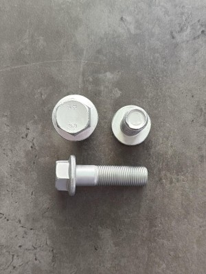 Болт фланцевый М16х55х1,5 8.8 оц. DIN 6921 без насечек