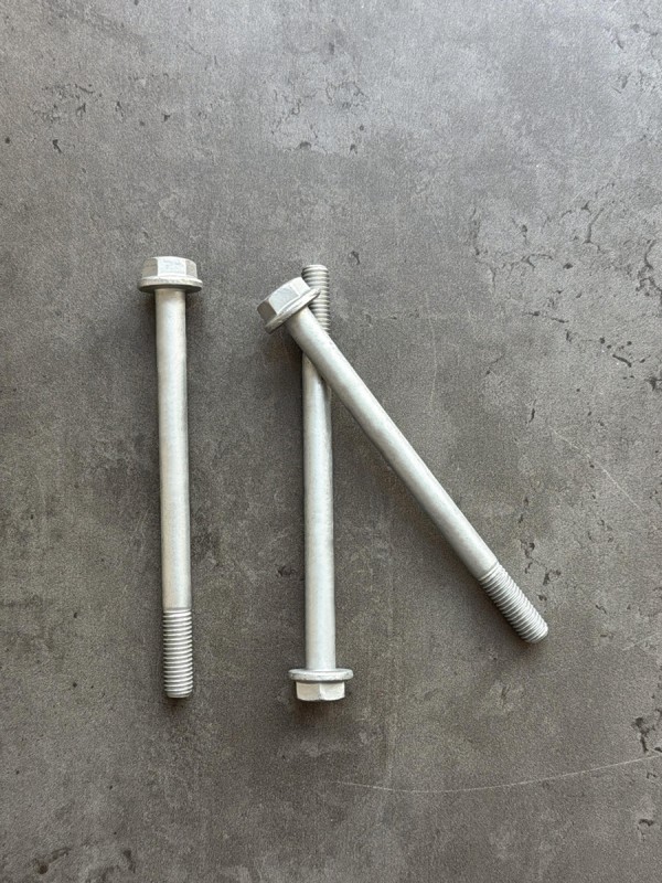 Болт фланцевый М8х110 8.8 оц. DIN 6921 без насечек