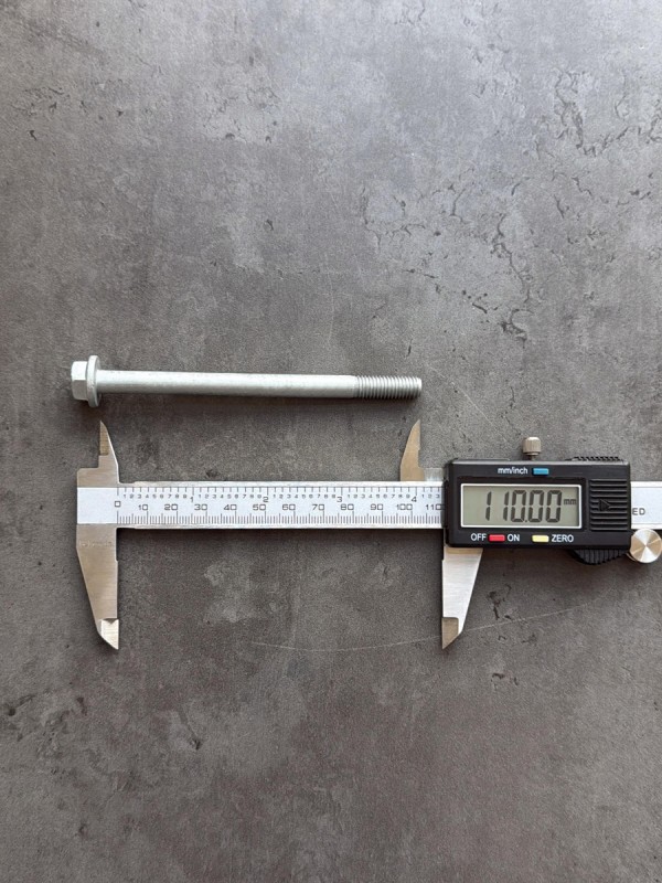 Болт фланцевый М8х110 8.8 оц. DIN 6921 без насечек