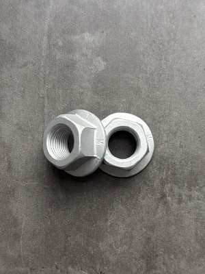 Гайка с фланцем М16х1,5 DIN 6923 КП 10, высокопрочная, фланцевая с насечками, оц.