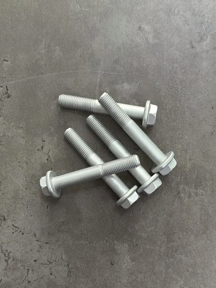 Болт фланцевый М10х65х1,25 8.8 оц. DIN 6921 без насечек