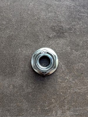 Гайка с фланцем М8 DIN 6923 высокопрочная,фланцевая с насечками, оц