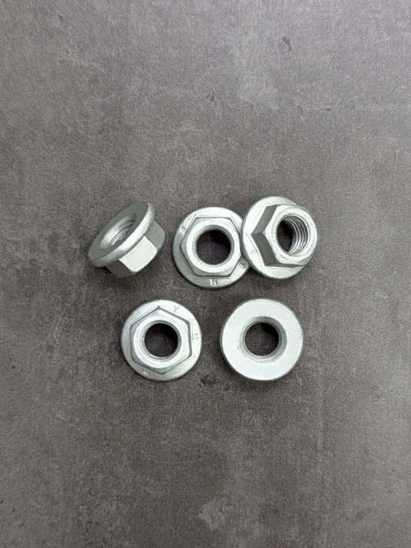 Гайка с фланцем М10х1,25 DIN 6923 КП 8, высокопрочная, фланцевая без насечек